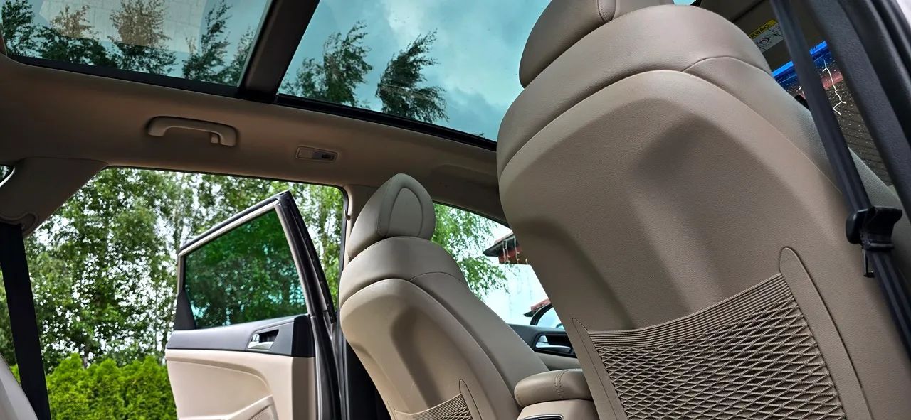 Hyundai Tucson 100%BEZWYPADKOWE 100%ORYGINAŁ LAKIER Stan dla wymagających FULL Opcja.