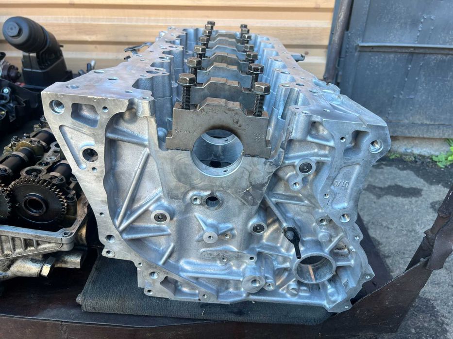 Головка BMW X5 E70 F10 N57 N57D30A Поршень Шатун Поддон ТНВД Коленвал