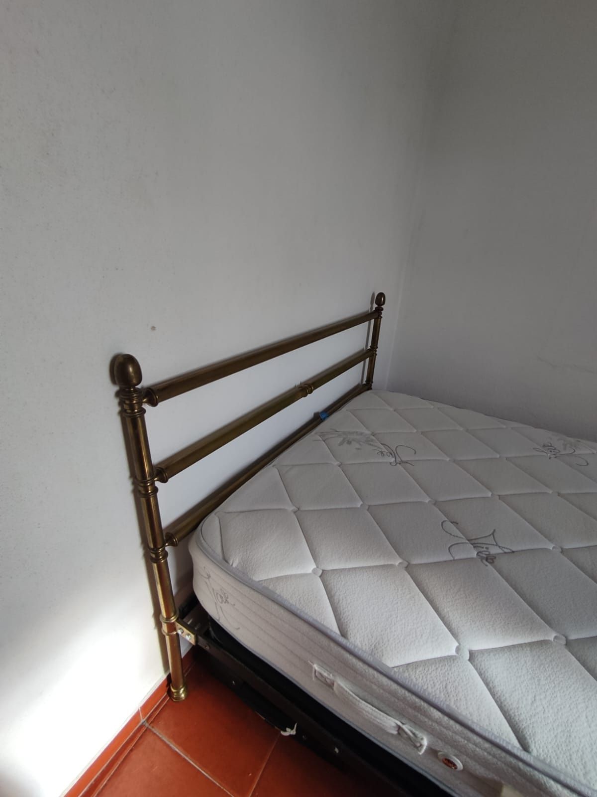 Cama casal com colchão