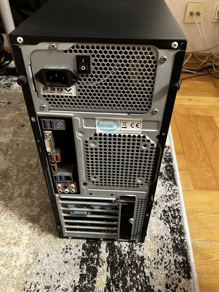 Komputer stacjonarny PC 16gb i7 win10 pro