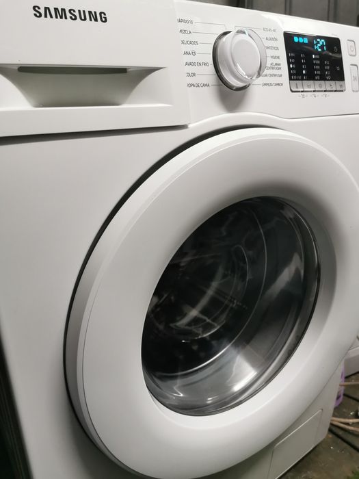 Máquina  de lavar roupa samsung 9kg  1400rpm faço entrega