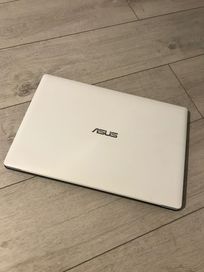 Laptop biały ASUS