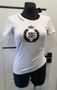 T-shirt T-shirt Dolce&Gabbana D&G 
Materiał milutki 
Logo haft 
Rozmia