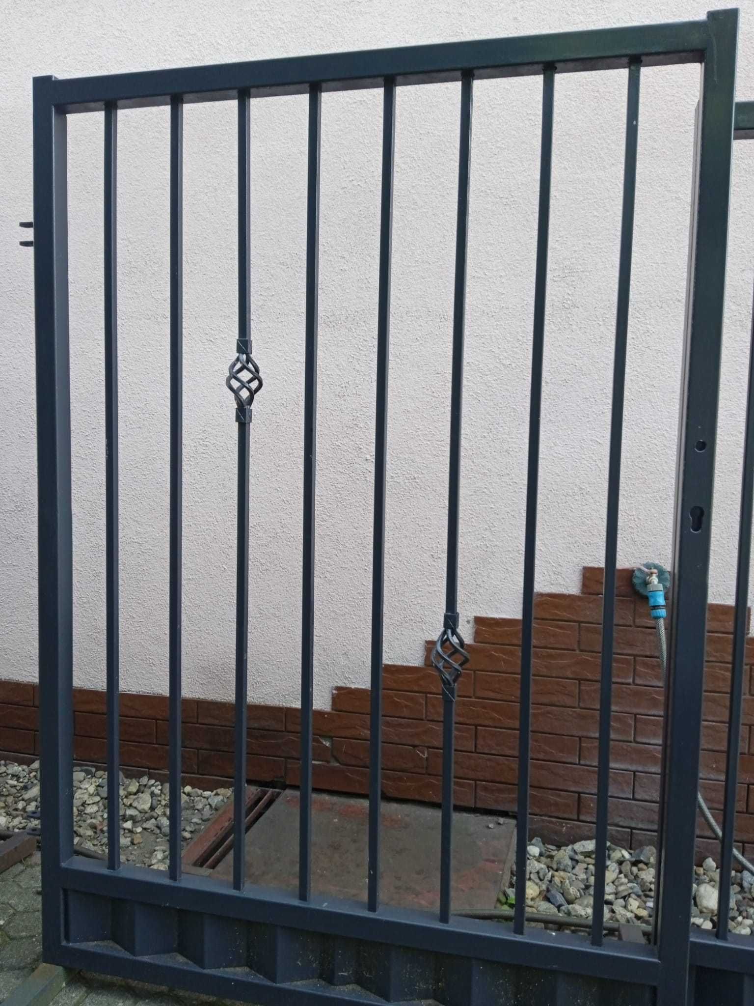 Brama przesuwna (1500 x 4000) + furtka (1500 x 1000)