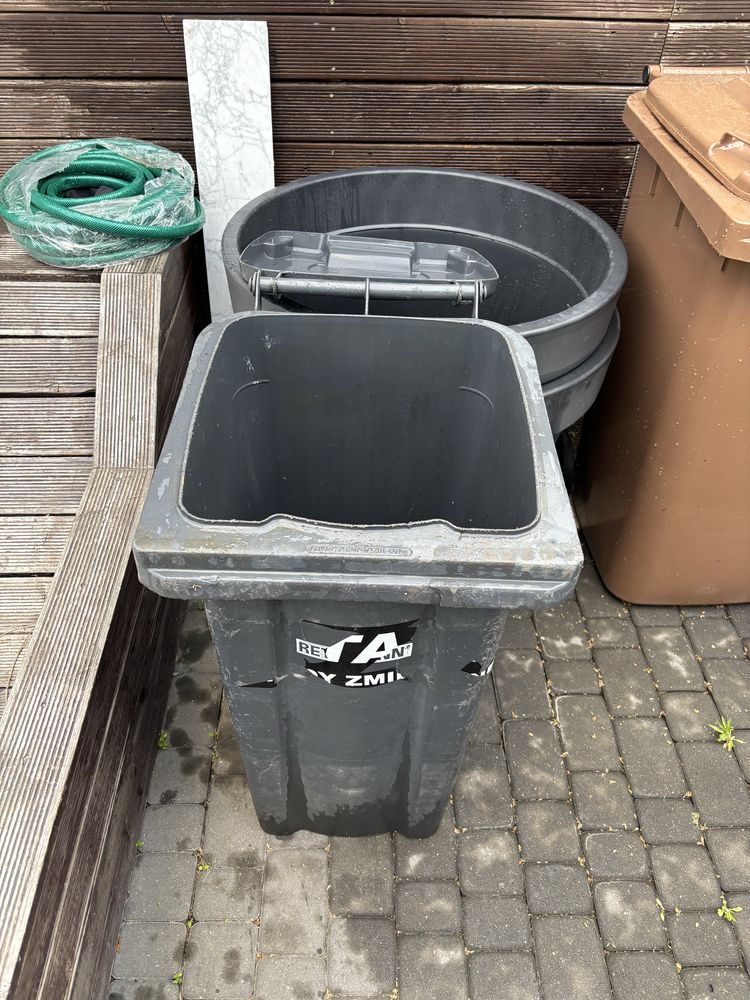 Pojemnik na śmieci