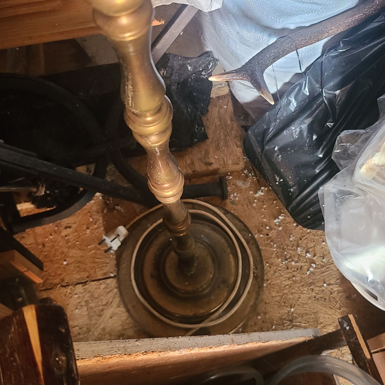 Lampa stojaca żeliwna xxx