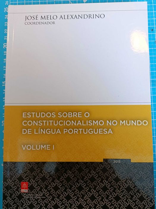 Livro Estudos sobre o constitucionalismo no mundo de LP Alexandrino