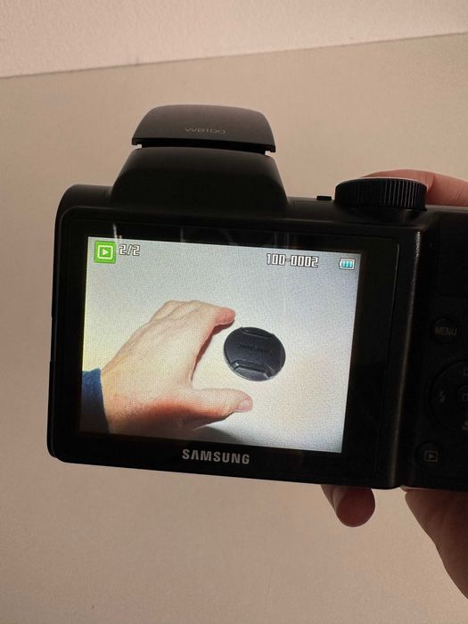 Máquina fotográfica Samsung WB100
