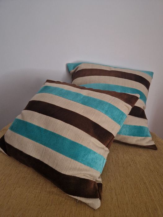 Almofadas (várias). Todas em bom estado.