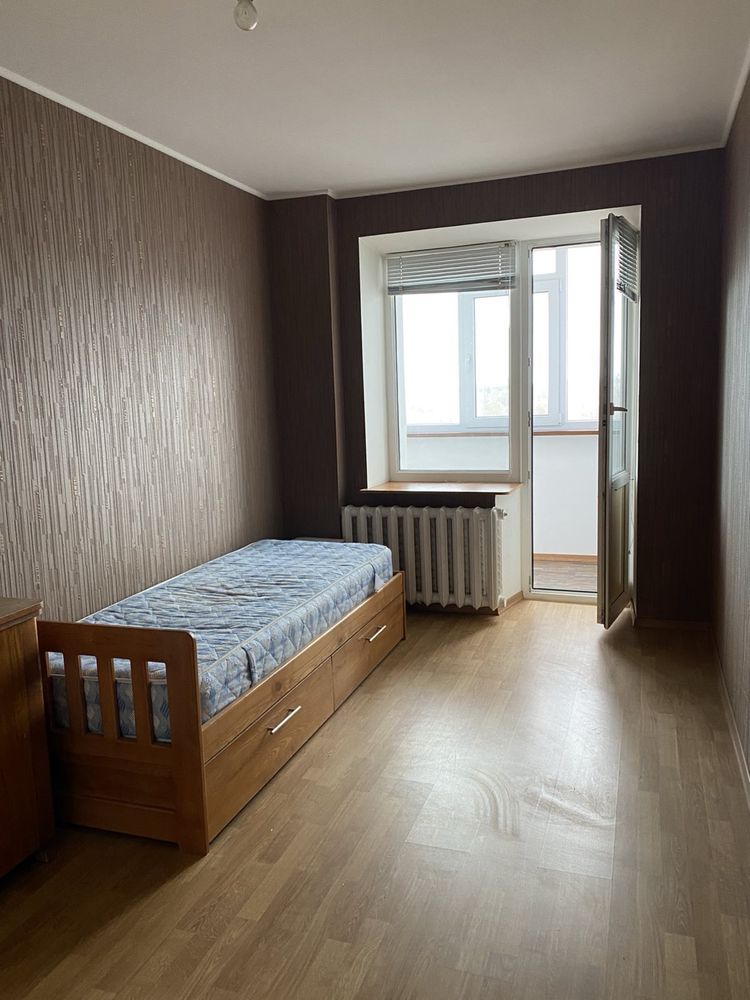 Продам 4 кімнатну квартиру з ремонтом і меблями