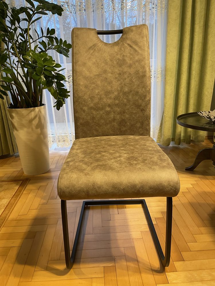 2 tapicerowane krzesła