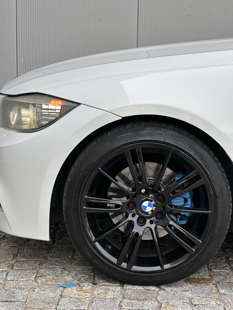 Bmw 320D full extras pack M ( Trato de credito)