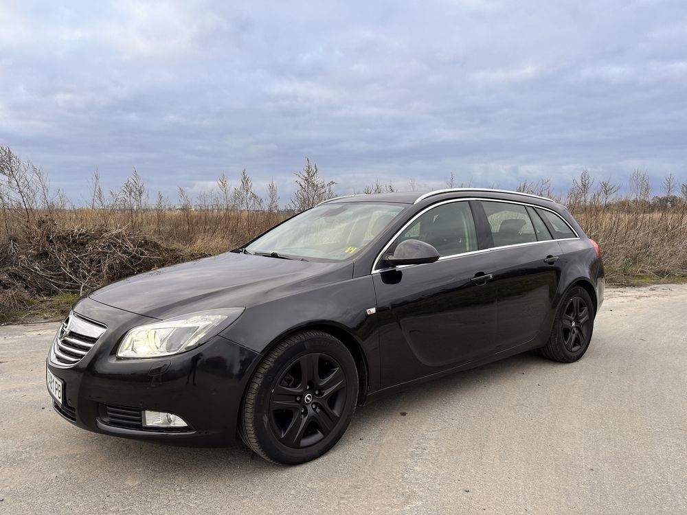 Opel Insignia 2010 рік