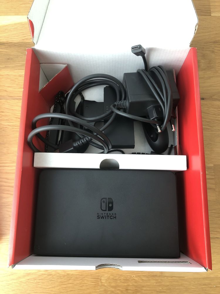 Nintendo switch oled+akcesoria i gry+szybka