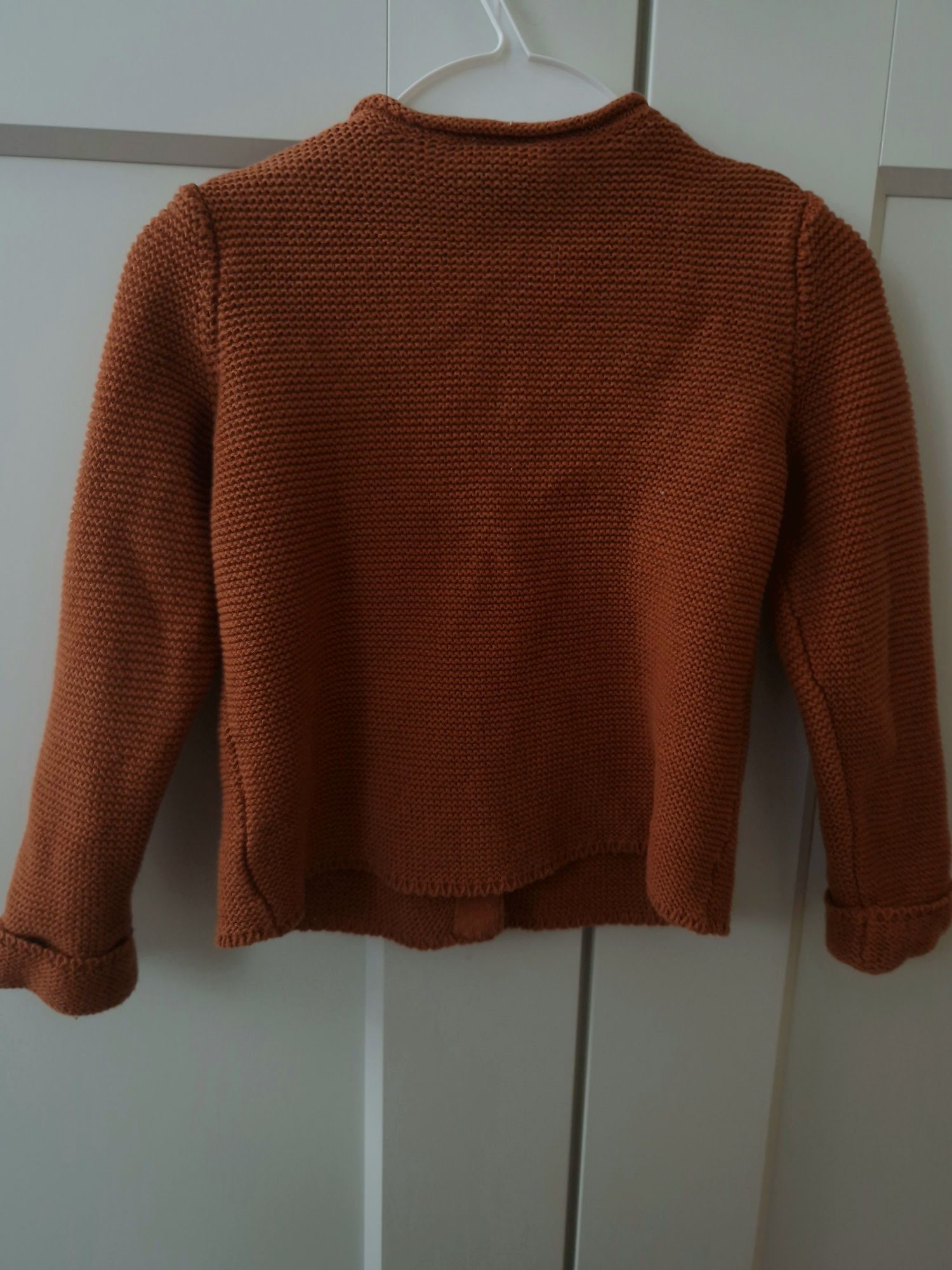 Brązowy sweter 80