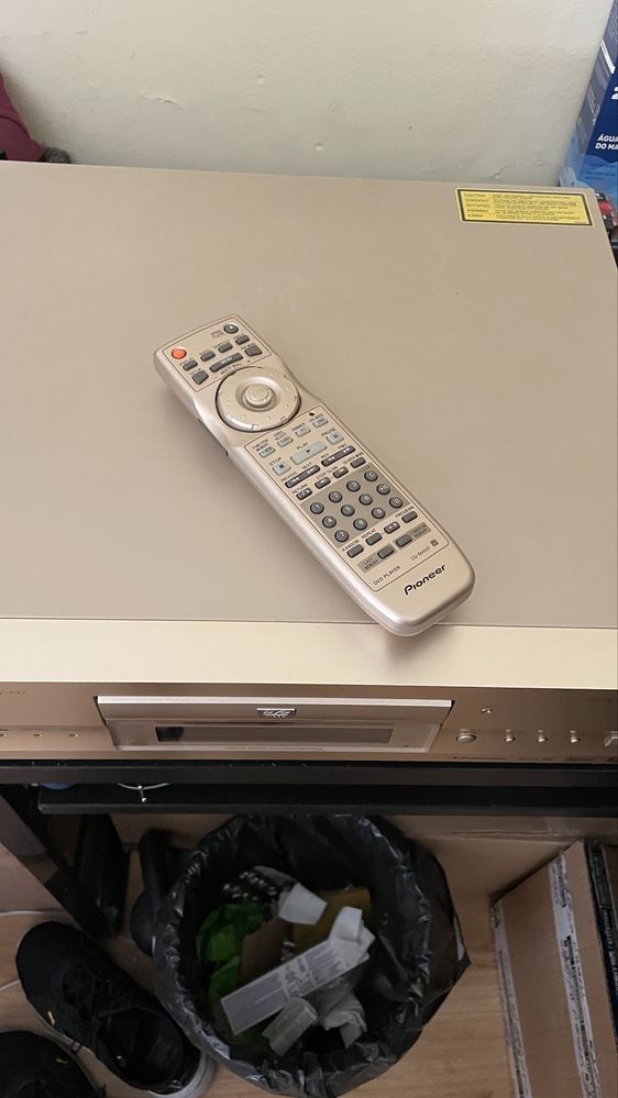 CD Pioneer DV-737
