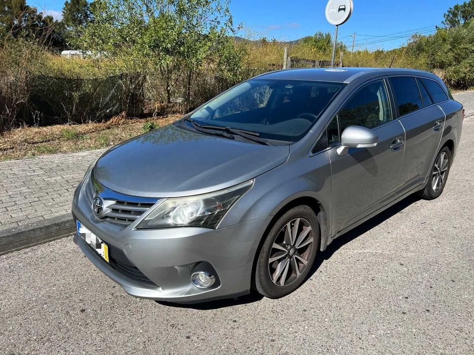 Toyota Avensis SW 2.0D LUXURY + NAVI 2013
