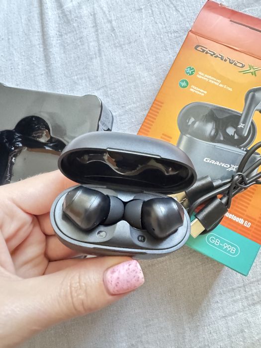 Наушники безспроводі 300грн нові