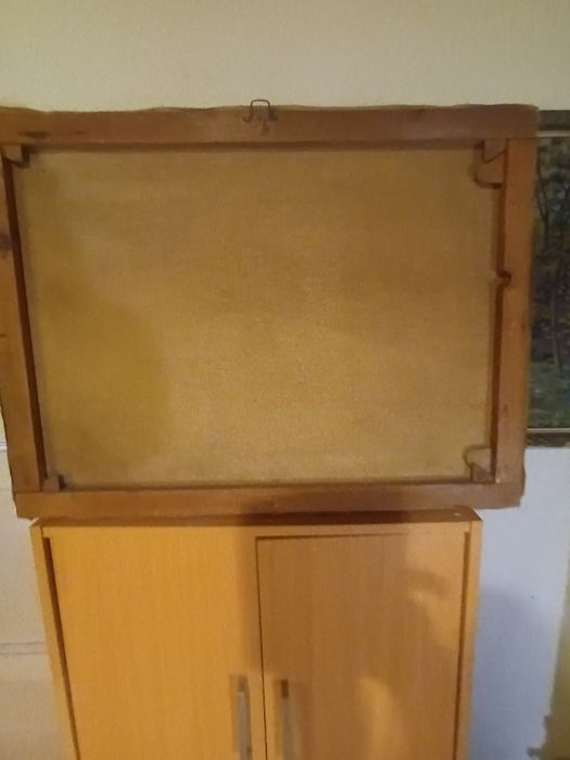 Akt leżącej kobiety w poscieli