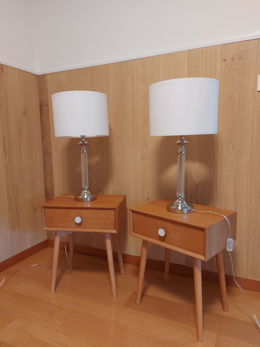 Mesa de cabeceira