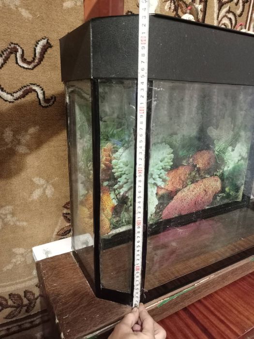 Продам аквариум на 90 литров