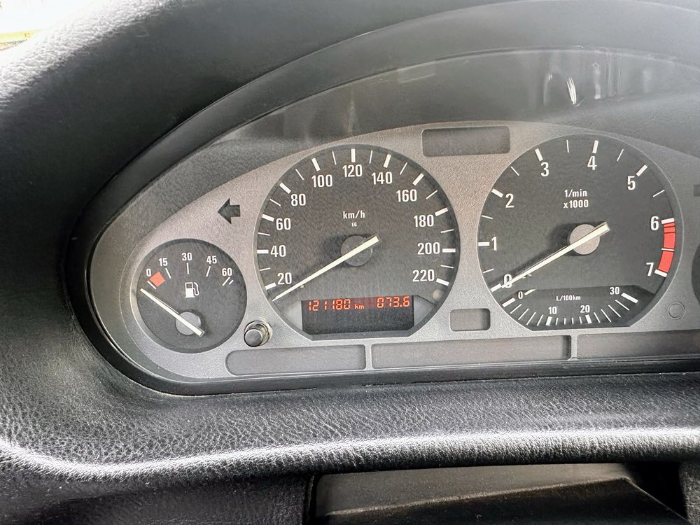 BMW E36 Cabrio 320i 6 cilindros original - baquetas M3