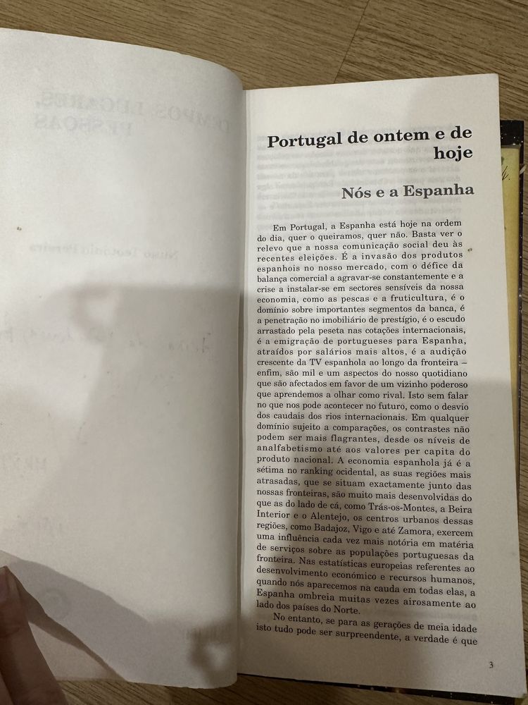 livro TEMPOS, LUGARES, PESSOAS de Nuno Teotónio Pereira.
