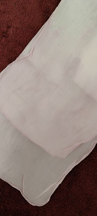Echarpe lilás em degradê. Usada. 100% seda