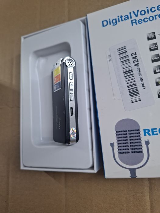 Dyktafon cyfrowy MP3 SK-012 8 GB