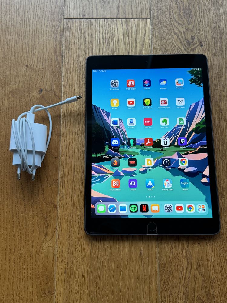 Tablet iPad 8 32 GB Stan Bardzo Dobry Kompletny Zestaw