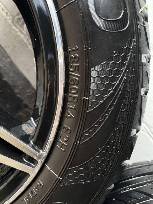 Продам диски с шинами r14