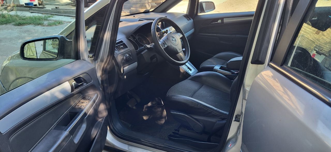 Opel Zafira семимісний для військового