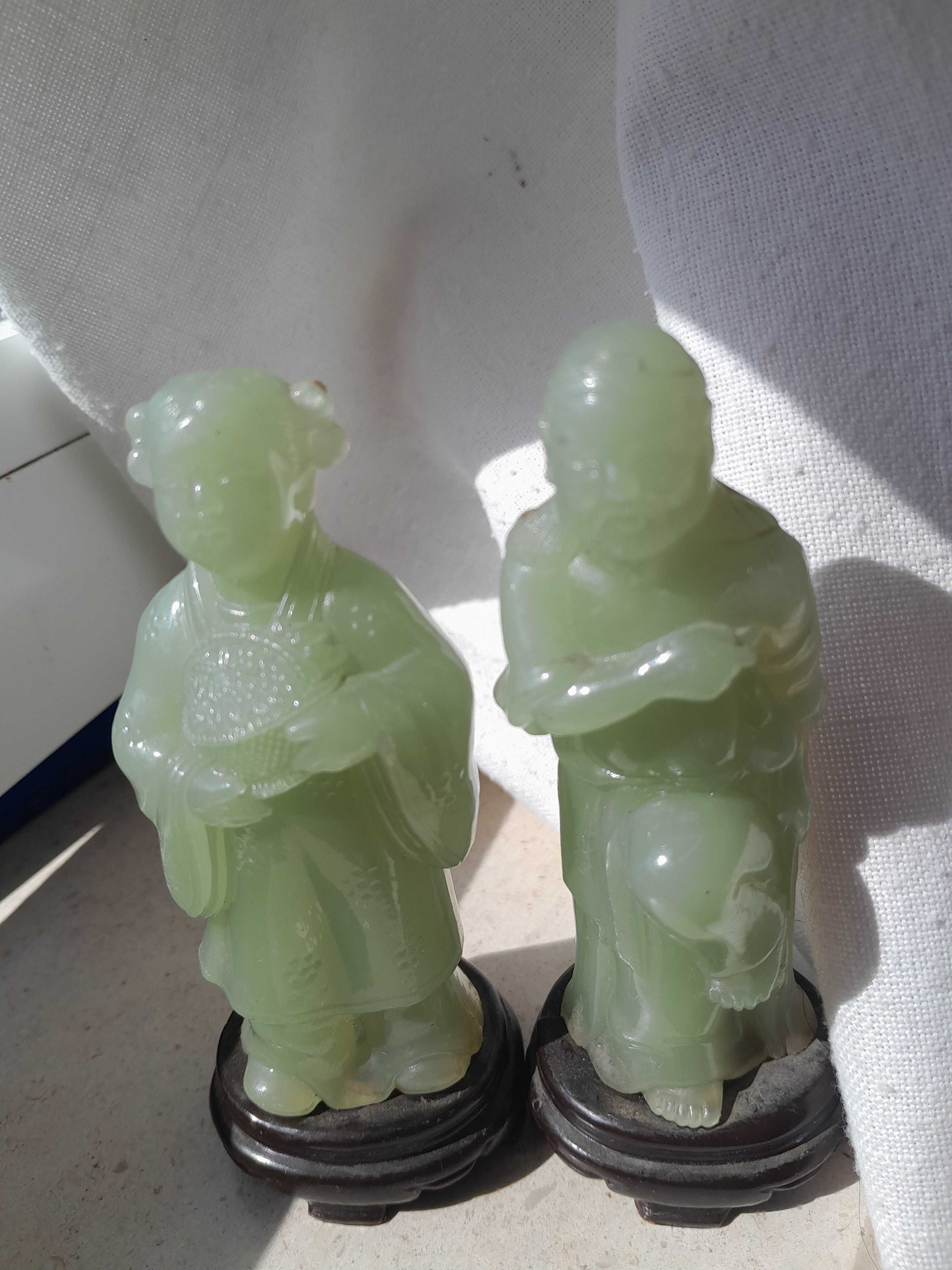 Buda e 2 figuras