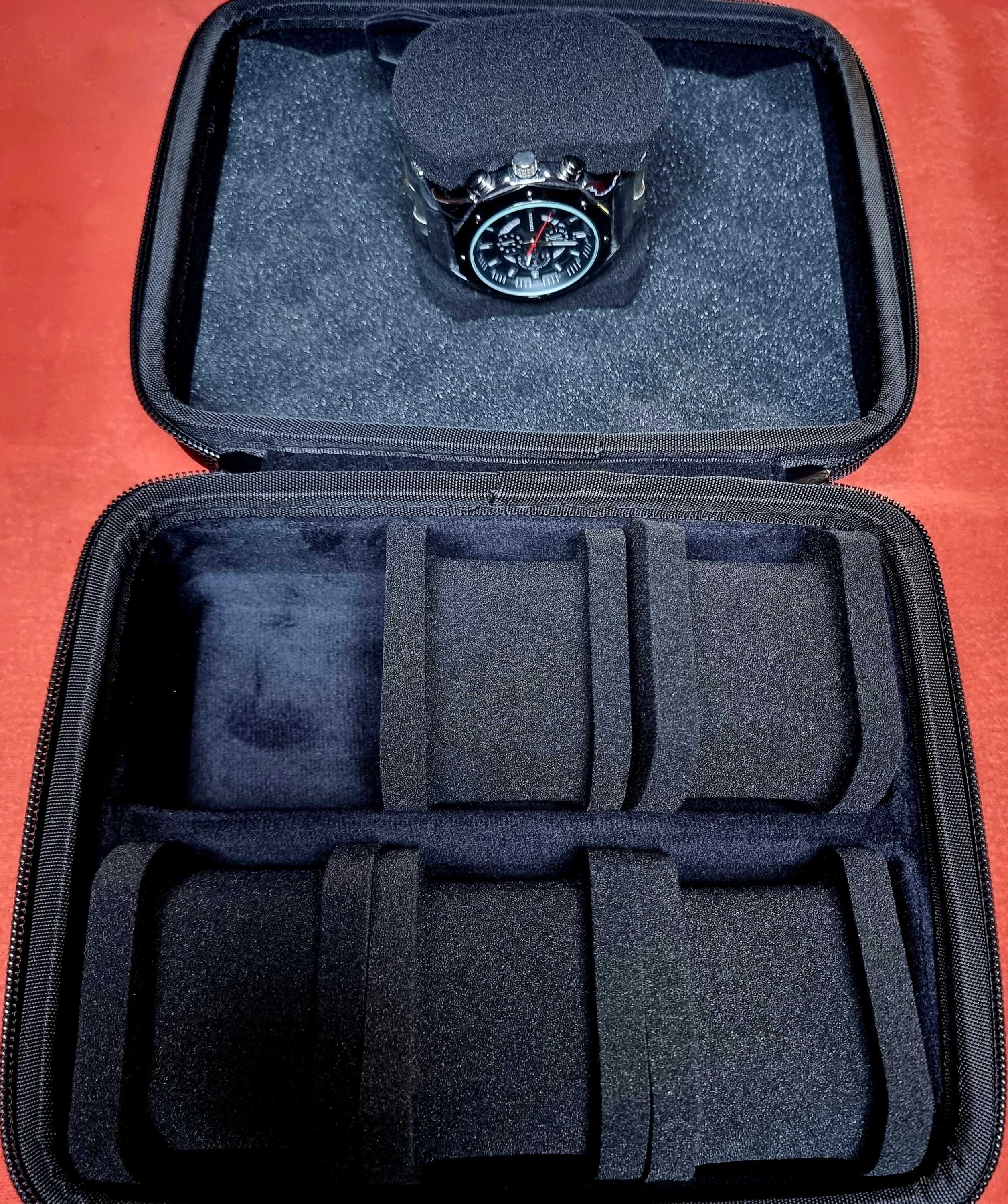 Vendo Caixa para 6 Relógios Nova acolchoada para viagem