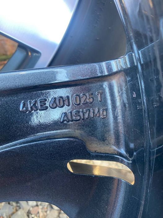 Диски титанові диски ауди етрон легкосплавні  диски 5х112 4KE601025T