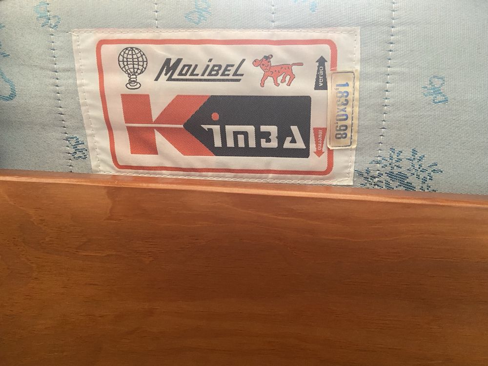 Vendo conjunto de duas camas de Solteiro em Pinho