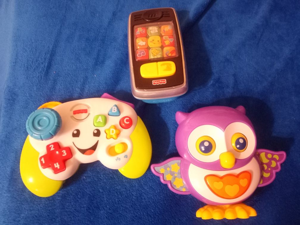 Zestaw 3 zabawek grających dla niemolwaka Fisher Price padzik