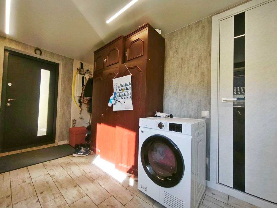 Частина будинку з євроремонтом, власним подвір’ям. Сертифікат. (SP)