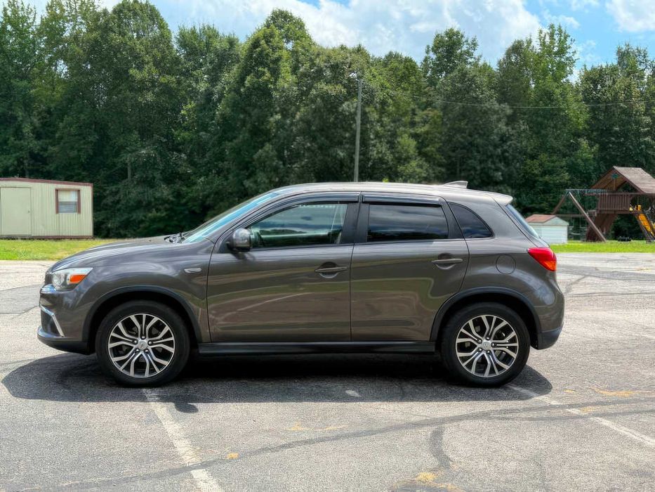 Mitsubishi Outlander Sport LE      2017