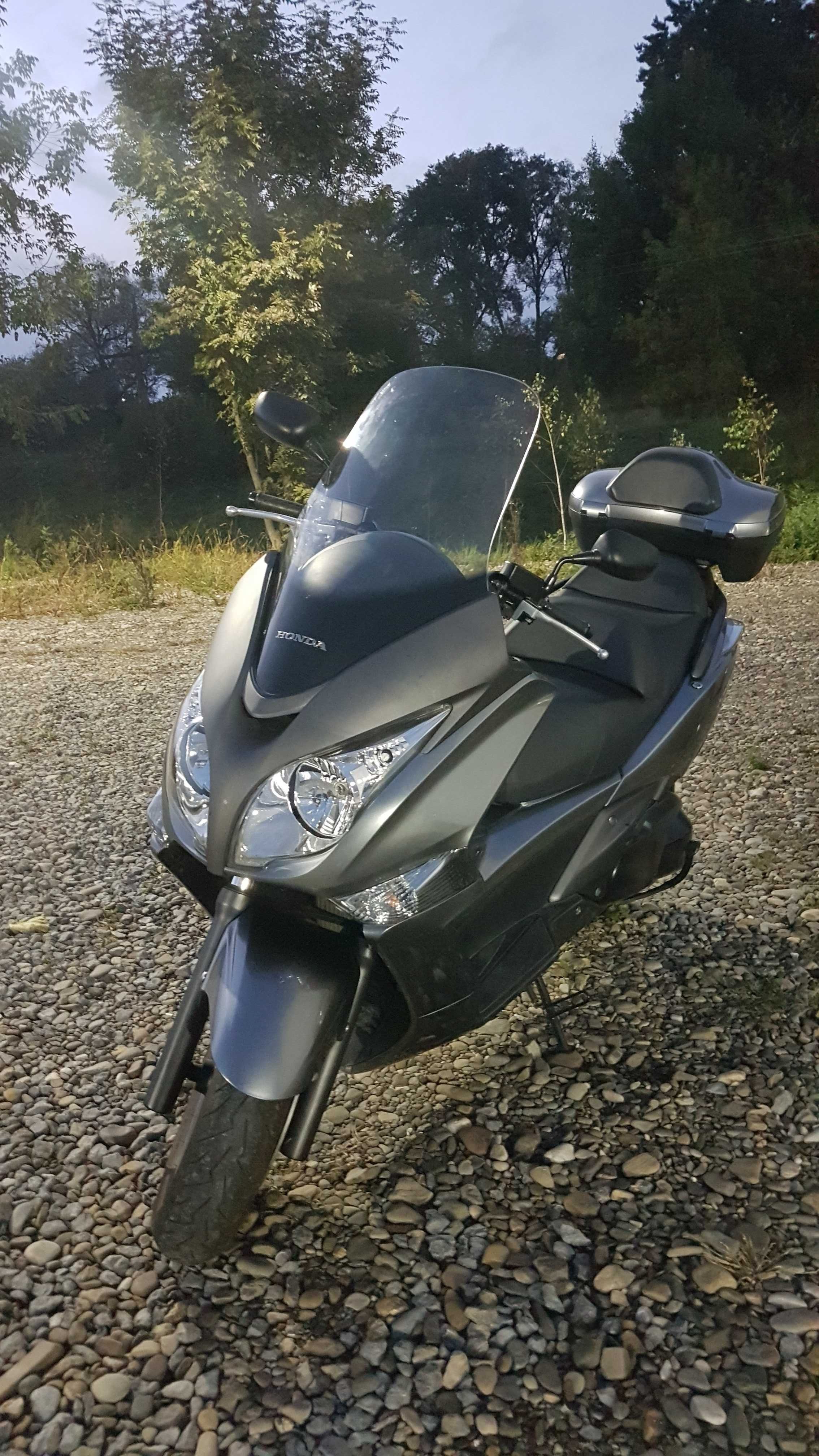 Honda Silver Wing 400 (SWT-400)