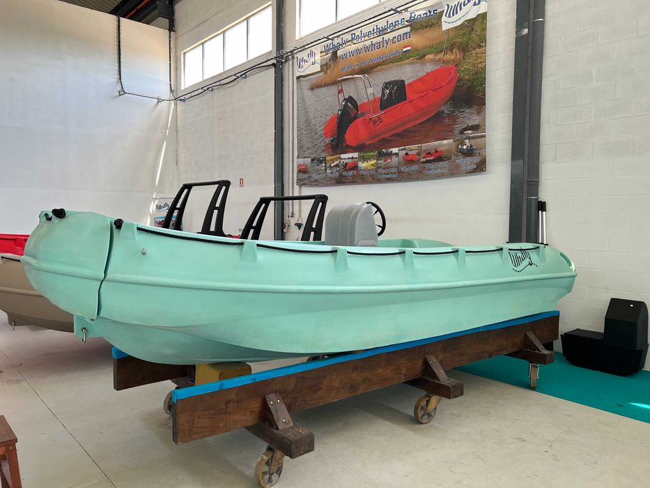 BLACK FRIDAY  Barco Whaly 455 R ( NOVO) C/ MOTOR TOHATSU DE 30 CV