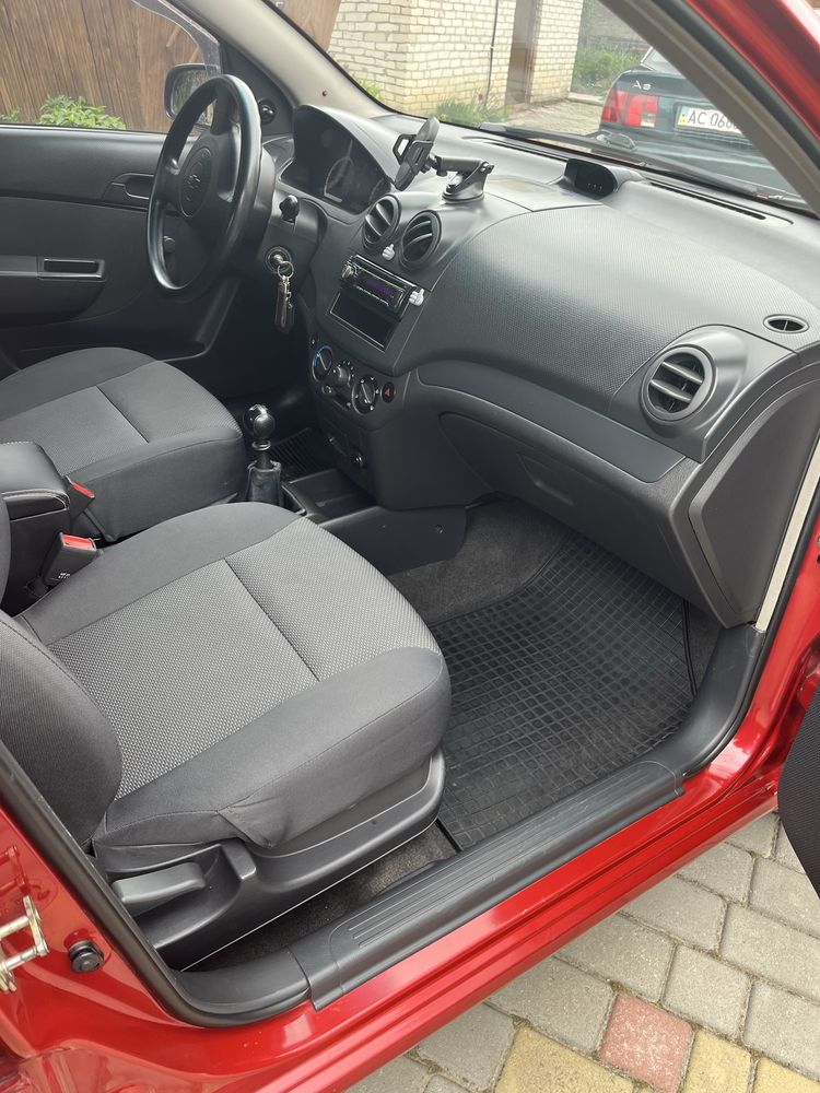 Продам Chevrolet Aveo 2011
