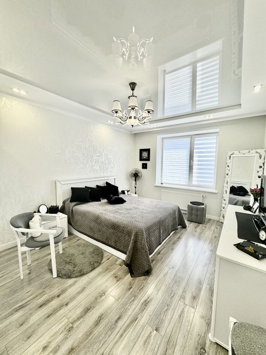 2-х кімнатна квартира з ремонтом по вул. Івасюка, біля ТЦ Велес.