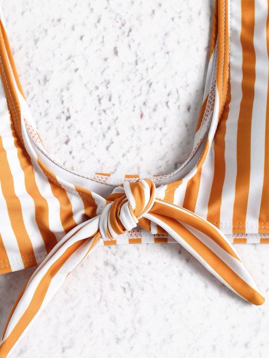 Жіночий смугастий купальник