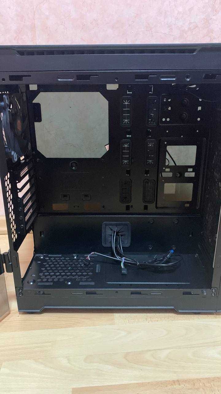 Редкий Корпус Thermaltake View 32  Glass RGB Edition