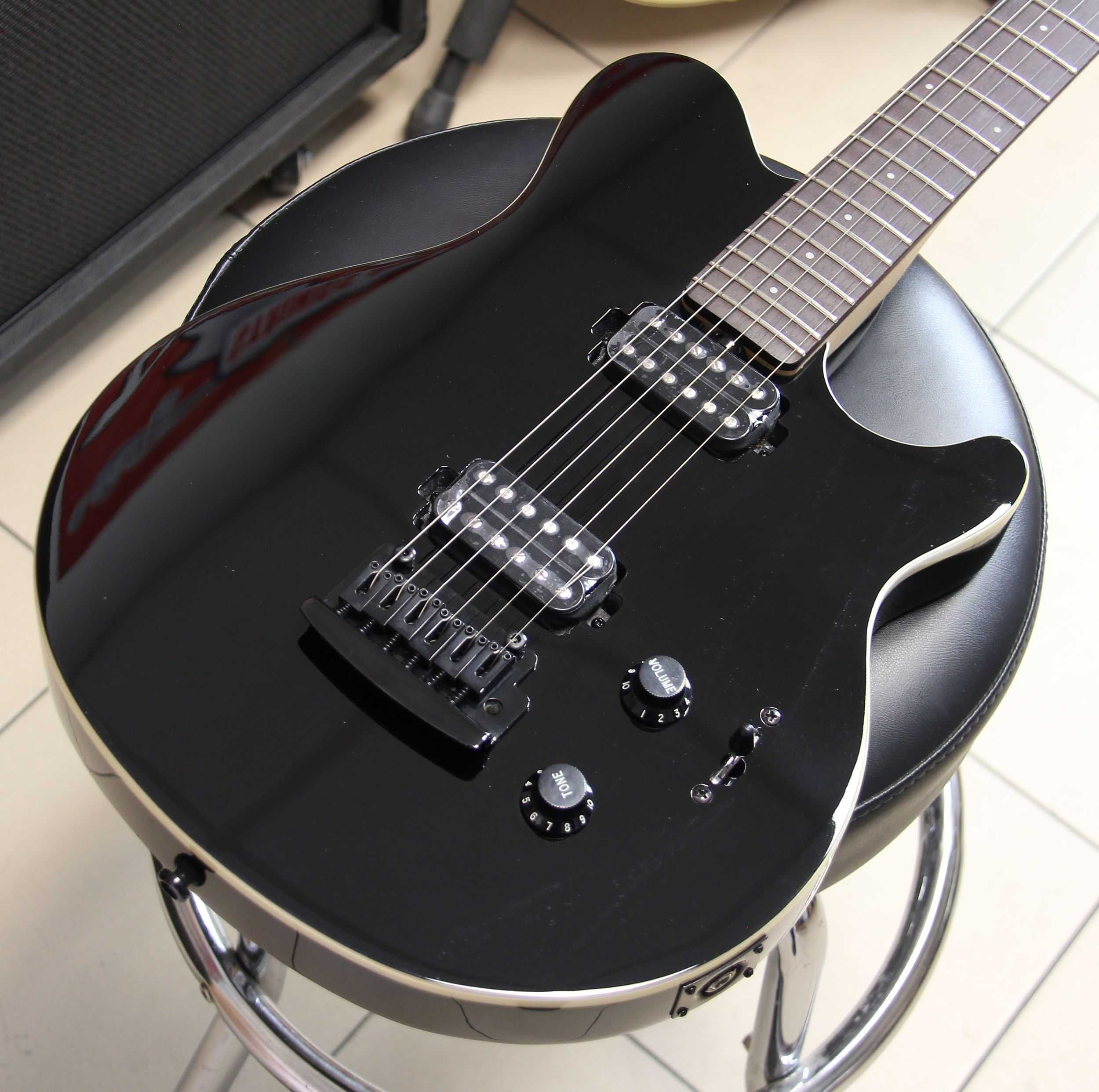 Sterling by Music Man AXIS AX 3 BK - z ekspozycji / gwarancja!