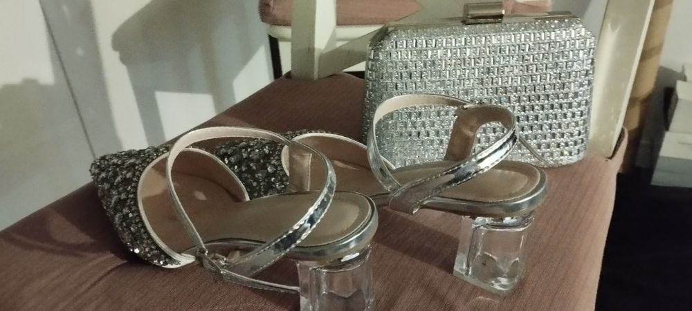 Buty i torebka srebrne cyrkonie kamienie