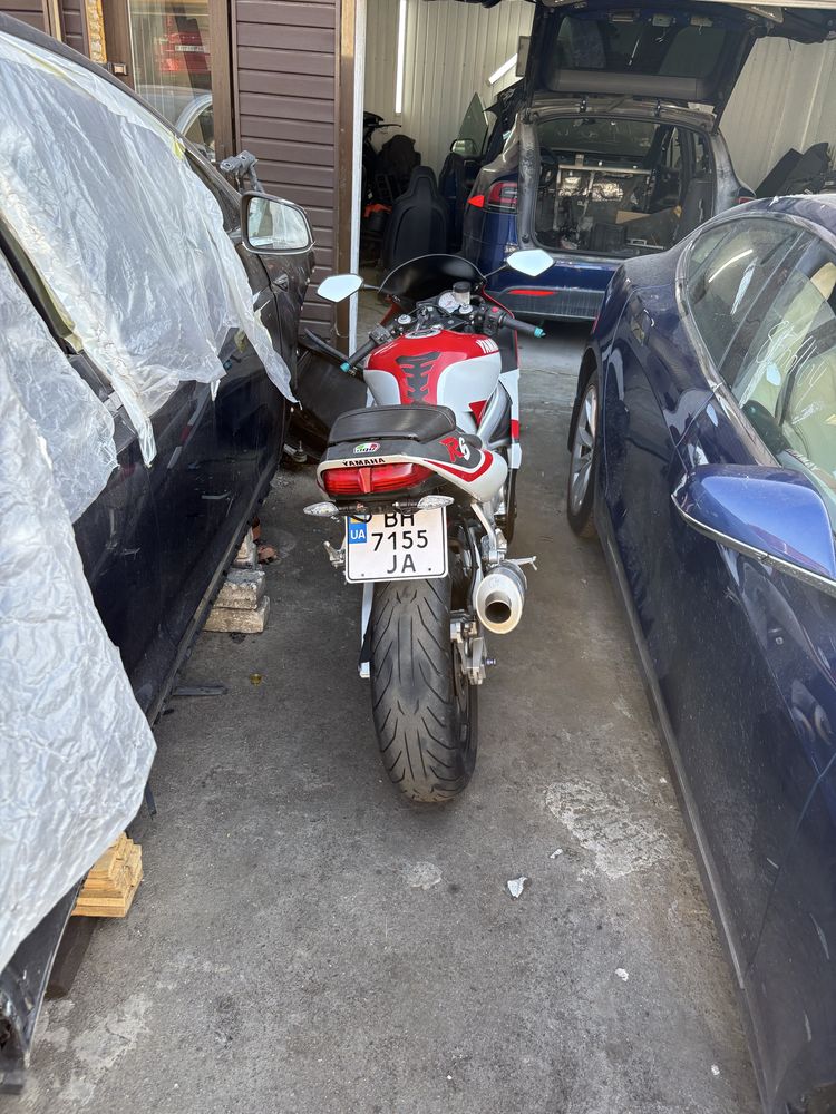 YAMAHA R6 2001года