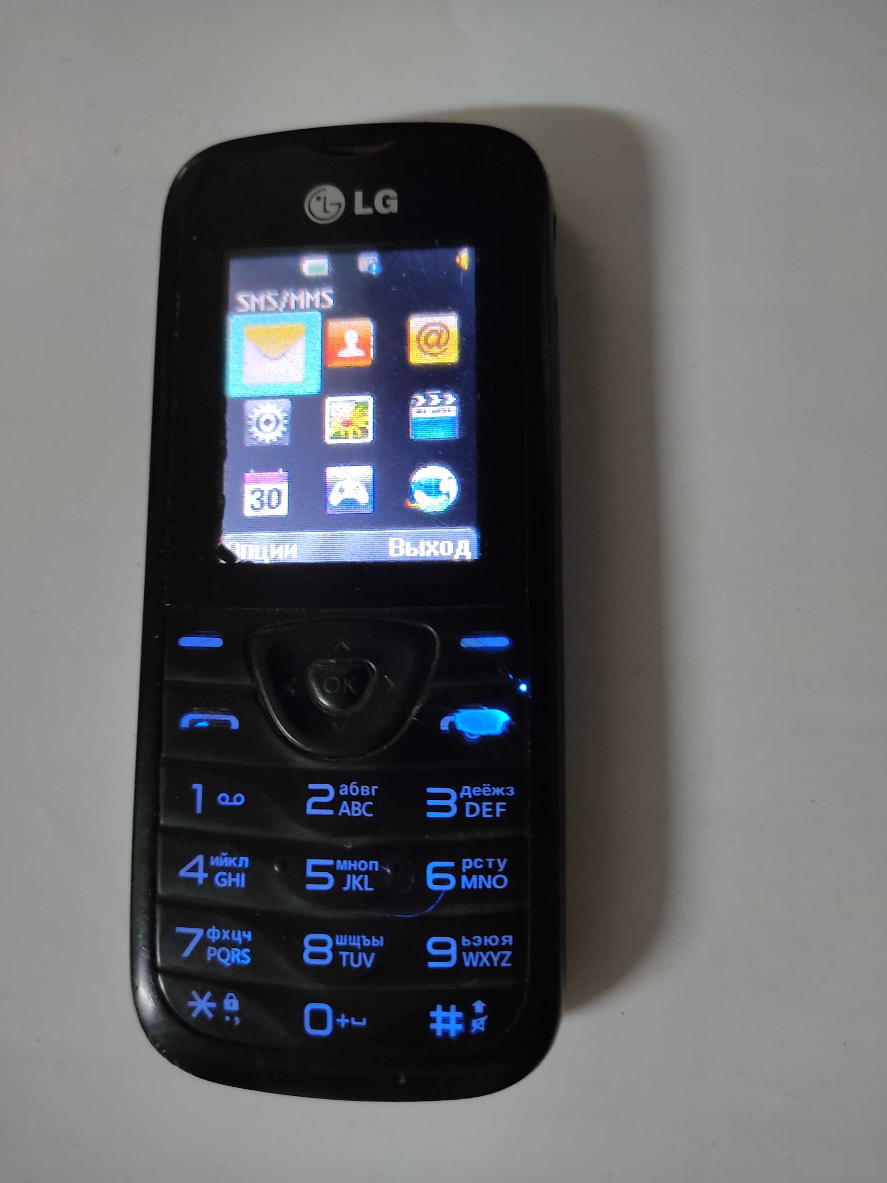 телефон LG Dual Sim A230