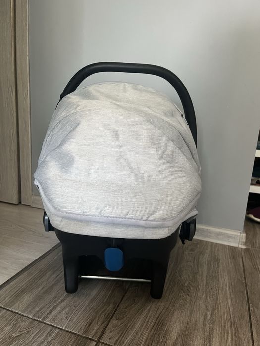 Автокрісло переноска до 13 кг в чудовому стані